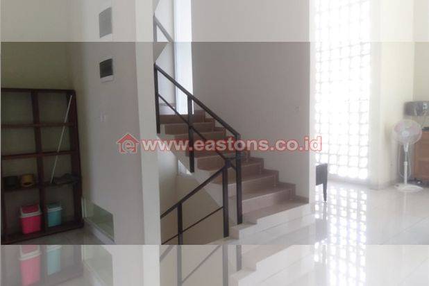 Dijual Rumah Tinggal 3 lantai di Bancarkembar (PW000916)