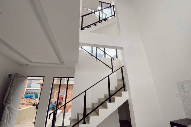 Dijual Rumah 3 Lantai Di Batam Center Plus Kolam Renang Pribadi