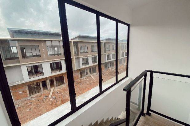 Dijual Rumah 3 Lantai Di Batam Center Plus Kolam Renang Pribadi