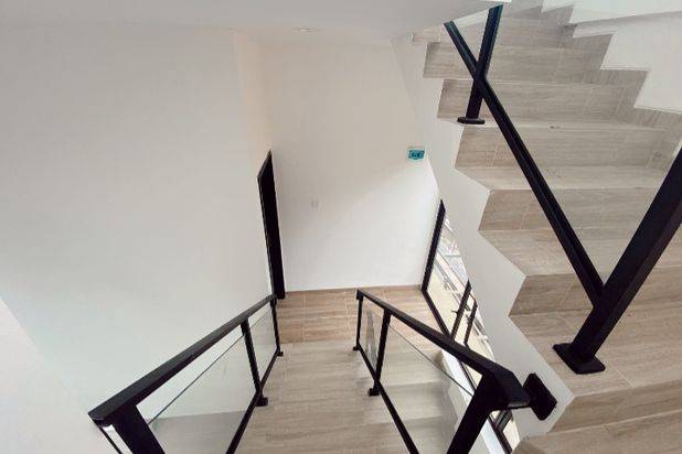 Dijual Rumah 3 Lantai Di Batam Center Plus Kolam Renang Pribadi
