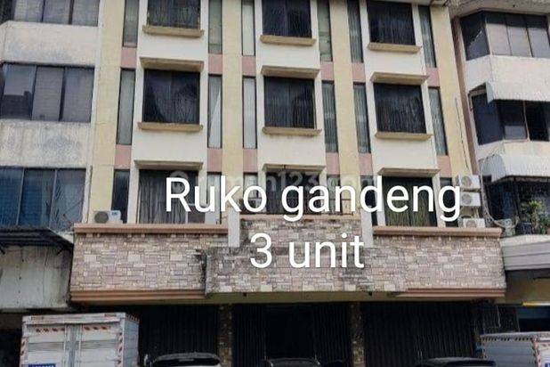 Ruko gandeng 3 unit di jl Fachruddin tanah abang jakpus