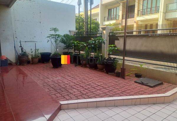 RUMAH DI GADING KIRANA TIMUR AREA KELAPA GADING
