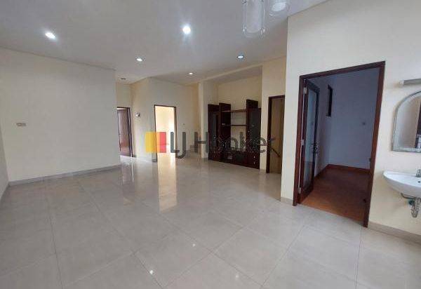 RUMAH DI MITRA GADING VILLA AREA KELAPA GADING