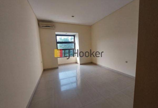 RUMAH DI MITRA GADING VILLA AREA KELAPA GADING