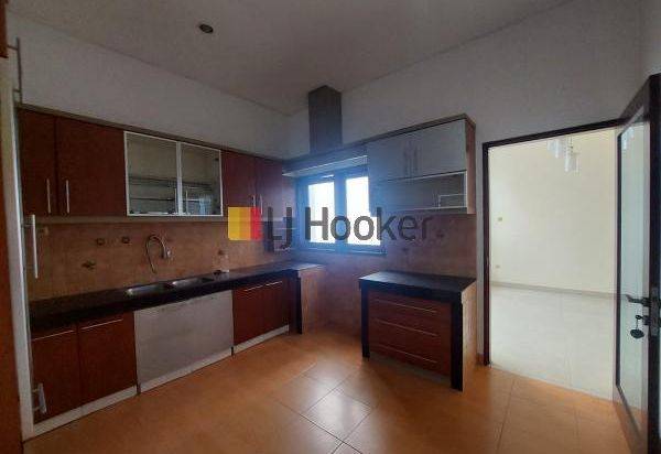 RUMAH DI MITRA GADING VILLA AREA KELAPA GADING