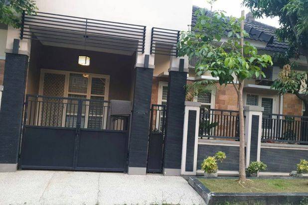 Rumah GKB Cluster Puri Jawa Asri, Gresik Siap Huni, Semi Furnish, One Gate System 