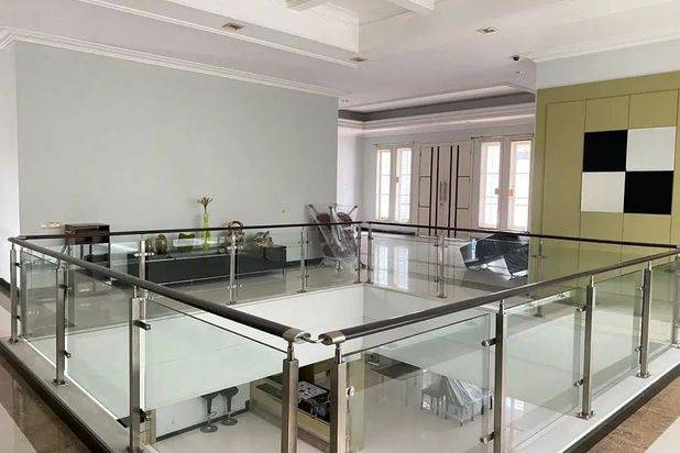 Rumah Raya Klampis Anom Strategis, Pln 16500W, Siap Huni
