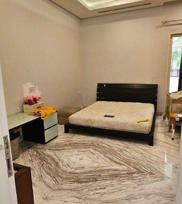 Rumah Graha Family Tropical Modern