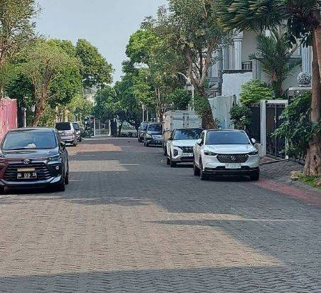 American Style Modern House Citraland Utama Row Lebar, Rumah Berpagar