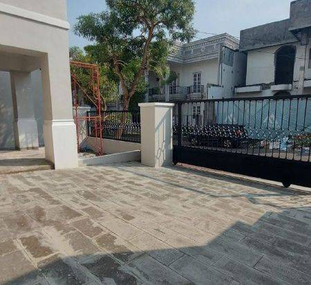 American Style Modern House Citraland Utama Row Lebar, Rumah Berpagar
