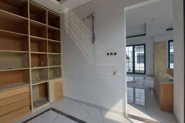 Rumah American Style + Split Level Di Citraland Carport 2, Garasi 2, Atap Galvalum