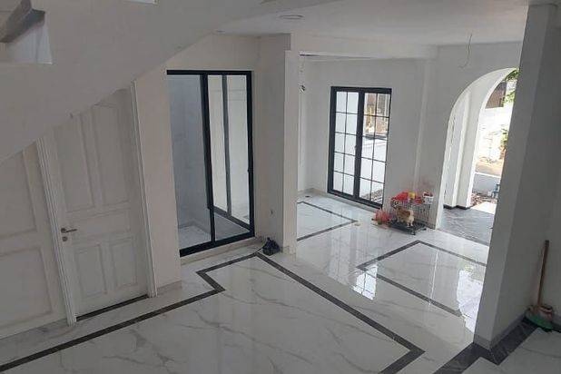 Rumah American Style + Split Level Di Citraland Carport 2, Garasi 2, Atap Galvalum
