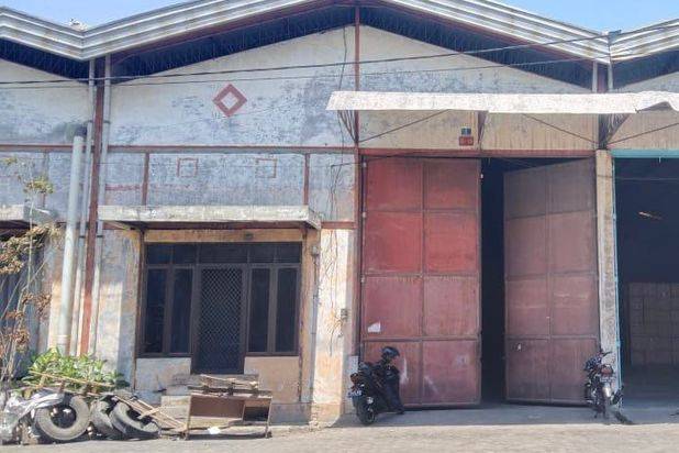 Gudang Mutiara Indah, Margomulyo , Strategis