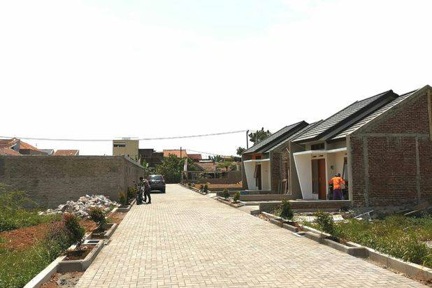 1nggi Rumah Gress Dalam Cluster Puri Kencana lokasi di Rancaekek Bandung Timur