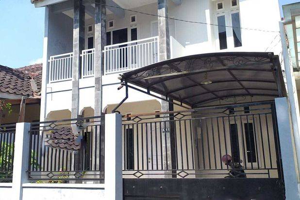 DIJUAL RUMAH BAGUS 2 LANTAI LOWOKWARU MALANG