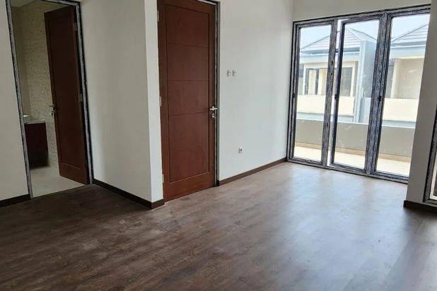 Rumah 3 Lantai di kebun jeruk siap huni unit terbatas free surat-surat