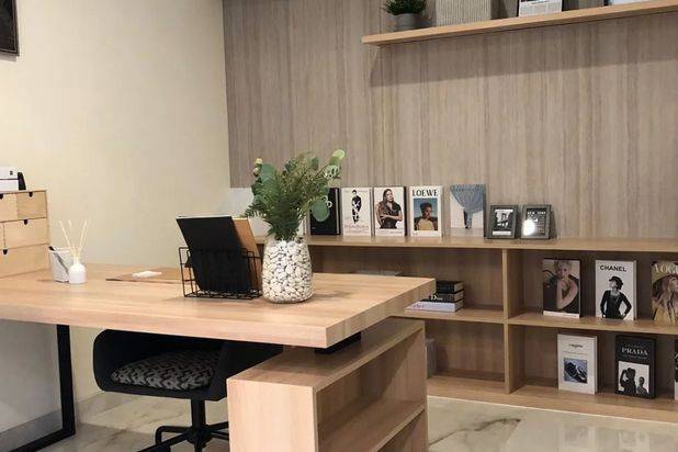 Rumah 3 Lantai di kebun jeruk siap huni unit terbatas free surat-surat