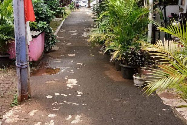 Dujual Rumah Strategis Dekat Ke Stasiun dan GBK Senayan