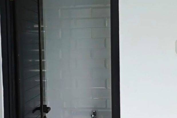 Dijual Rumah Cantik 3 lantai ready Konsep Split Level Dengan Lake view di Jagakarsa