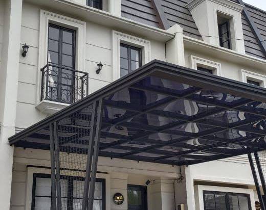 Dijual Rumah Cantik 3 lantai ready Konsep Split Level Dengan Lake view di Jagakarsa