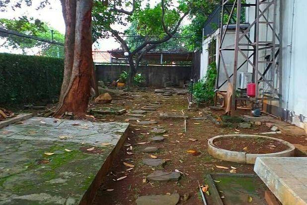 Dijual rumah luas dekat Pondok Indah Mall dan Gandaria City