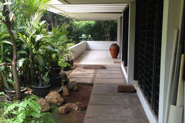 Dijual rumah luas dekat Pondok Indah Mall dan Gandaria City