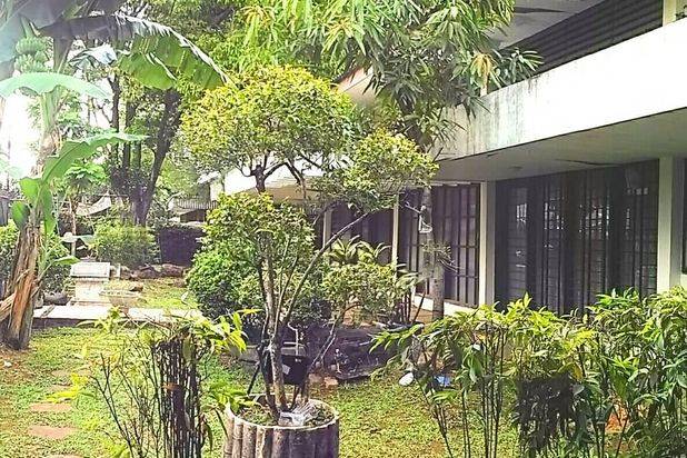 Dijual rumah luas dekat Pondok Indah Mall dan Gandaria City