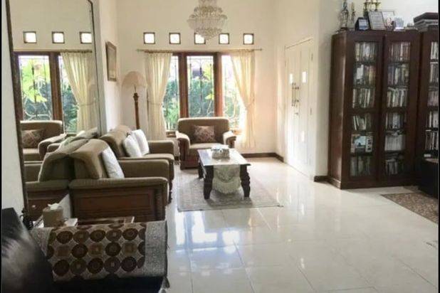 Dijual rumah siap huni dan strategis di Pesanggrahan Jaksel