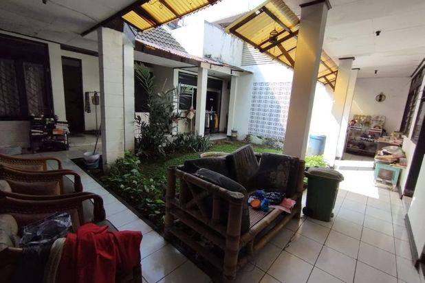Rumah RAA Martanegara, Buah Batu