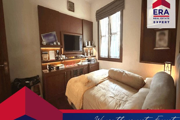 Jaka Sampurna Rumah Old Money Style For Sale Nyaman 3 Lantai Sudah SHM