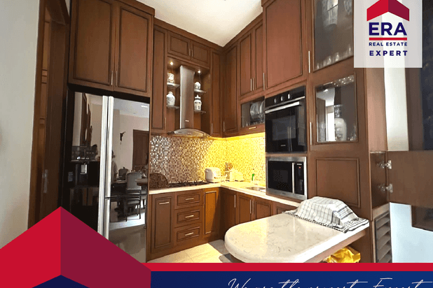 Jaka Sampurna Rumah Old Money Style For Sale Nyaman 3 Lantai Sudah SHM