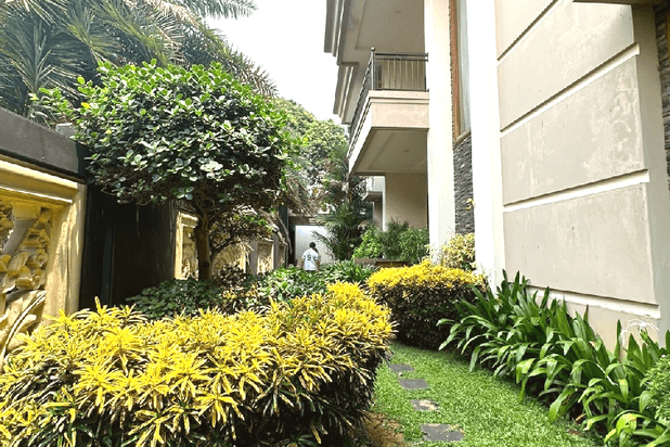 Jaka Sampurna Rumah Old Money Style For Sale Nyaman 3 Lantai Sudah SHM