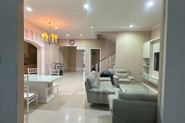 Disewakan Rumah Bagus Furnished Cluster Emerald PHG Gading Serpong Tangerang