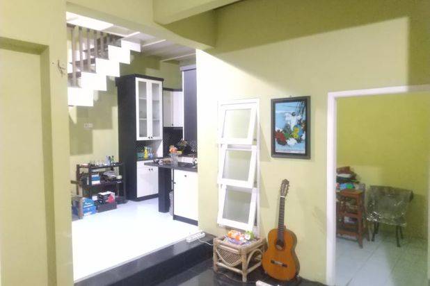 Rumah Tinggal Bagus 2 Lantai Siap Huni di Surabaya