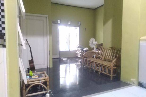 Rumah Tinggal Bagus 2 Lantai Siap Huni di Surabaya