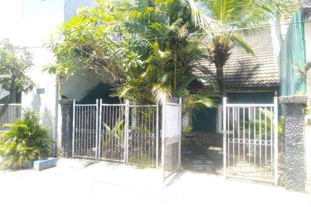 Rumah Tinggal Bagus 2 Lantai Siap Huni di Surabaya