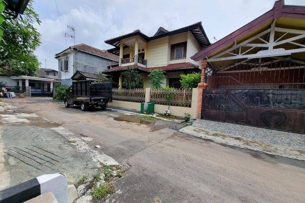 Rumah Luas 2 Lantai Luas Strategis di Kota Malang