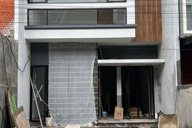 Rmh Gress 2LT Tengah Kota Klampis Semolo Tengah