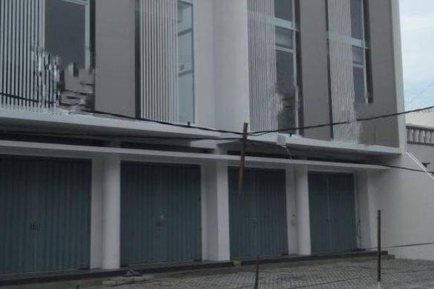 5 Ruko Jejer Raya Dharmahusada Indah Baru Gress Hadap Samping