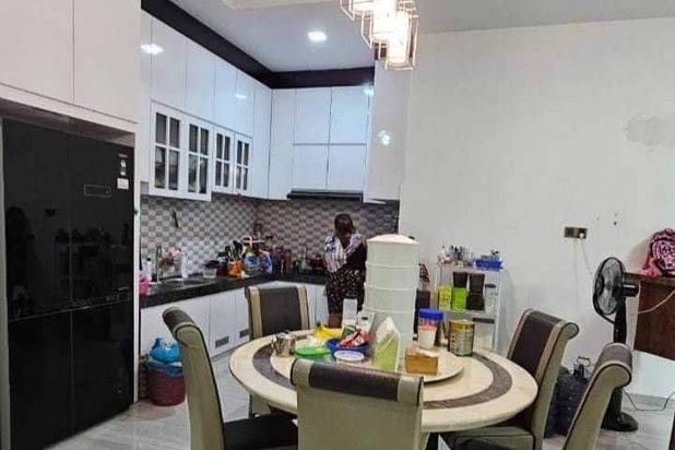 Jual Rumah Mewah di Tiban Indah Permai