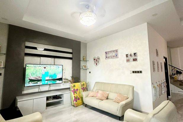 Jual Rumah Mewah di Tiban Indah Permai