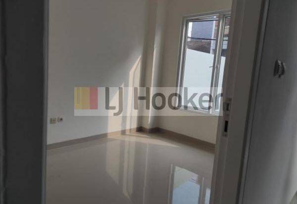 RUMAH DI JANUR ASRI KELAPA GADING, BRAND NEW MINIMALIS