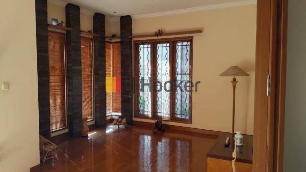 RUMAH DI SETRASARI BANDUNG