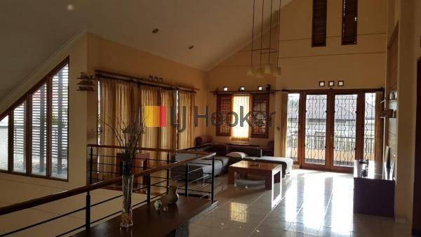 RUMAH DI SETRASARI BANDUNG