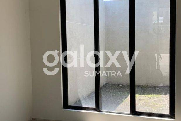 Rumah Bagus di North West Lake Type Caspian , Surabaya - Jenny