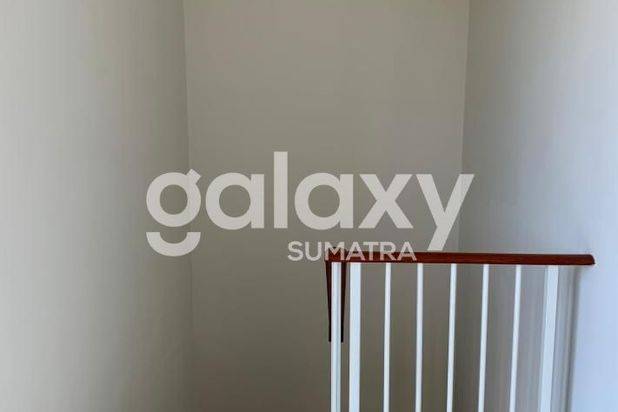 Rumah Bagus di North West Lake Type Caspian , Surabaya - Jenny