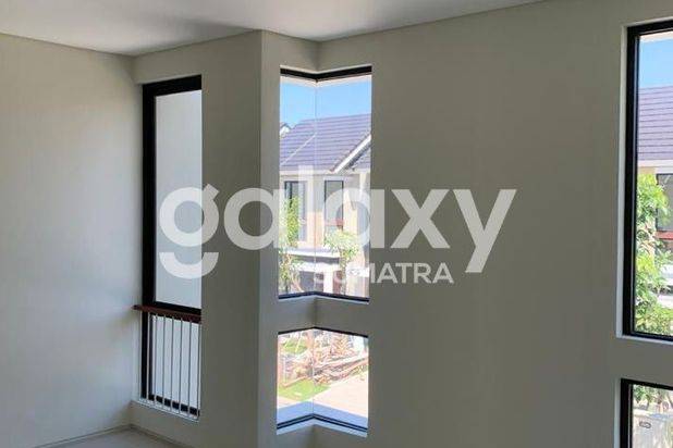 Rumah Bagus di North West Lake Type Caspian , Surabaya - Jenny