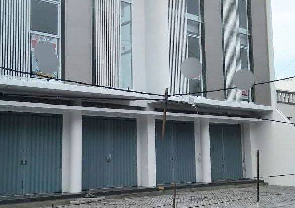 Ruko Raya Dharmahusada Sisi Samping