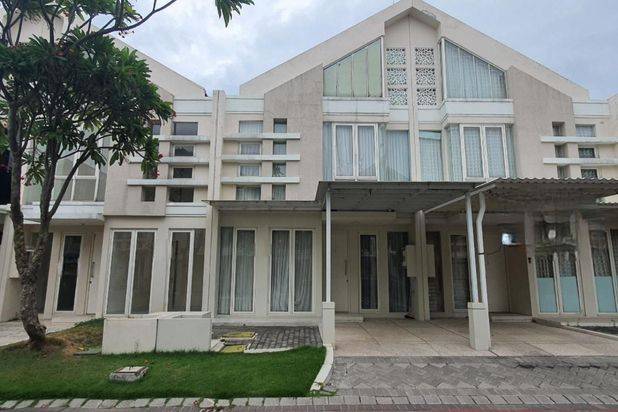 Rumah Zimbali Costa Pakuwon City Strategis, Full Furnish