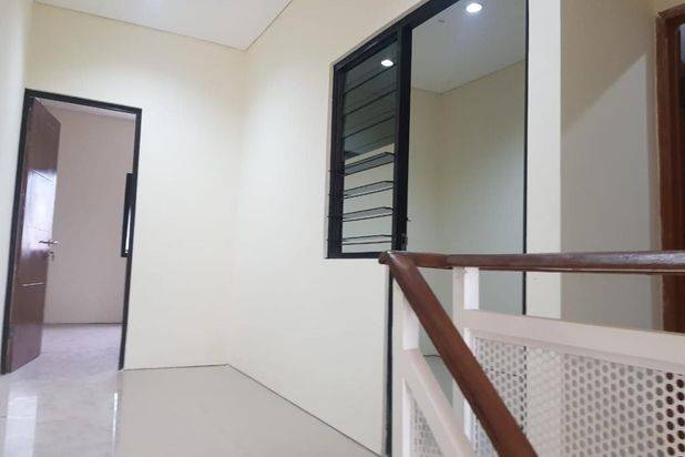 Rumah Baru gresss Minimalis 2 lantai, Siap Huni di MEDOKAN SAWAH